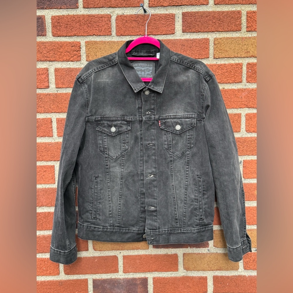 Levis red tab